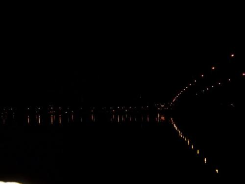 Rigaer Bruecken bei Nacht (100_0314.JPG) wird geladen. Eindrucksvolle Fotos aus Lettland erwarten Sie.